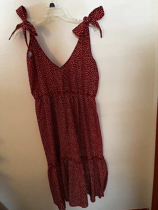 Cozy Casual Dresses & Skirts - GENTLY USED} Cozy Casual Red & White Pattern Sundress / Size L